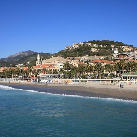 Holiday In Pietra Ligure Eksteriør bilde